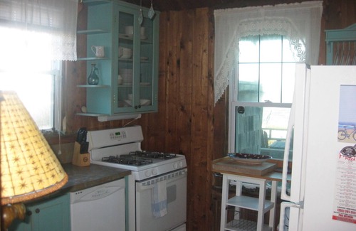 Colington Cottage | 6 Bedroom, Oceanfront, Historical Landmark