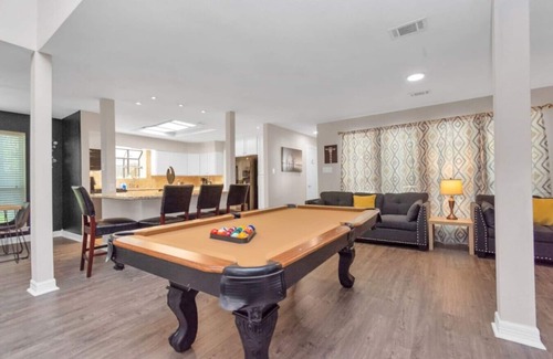 Kingwood Apartment | 6-Bedroom Retreat, Pool & Spa: 20 Min Downtown GB