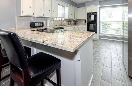 Ponderosa Forest House | 6-Bedroom Sanctuary w Pool: 25 Mins Downtown SC1