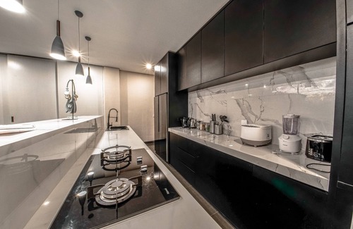 Taman Griya Villa | 6 Bedroom Villa 4min walk to Balangan Beach