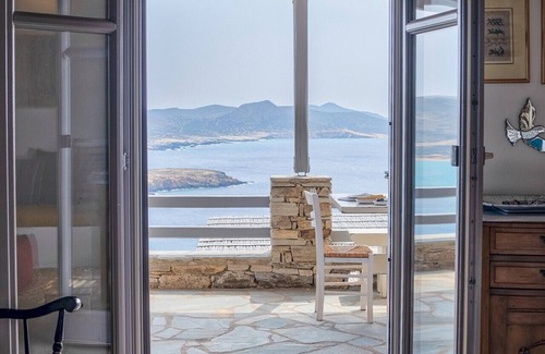 Antiparos Villa | 6 bedroom villa with pool and amazing views in Antiparos, 3 min to beach!