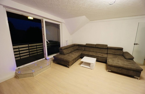 Marienloh House | 6 bedrooms, 11 beds, 2 living rooms, own parking spaces
