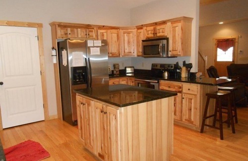 Ellijay Cabin | 6 Bedrooms, 3 1/2 Baths, WiFi, Dog Friendly, Pool Table, Hot Tub, Fire Pit