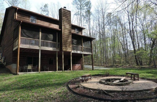 Ellijay Cabin | 6 Bedrooms, 3 1/2 Baths, WiFi, Dog Friendly, Pool Table, Hot Tub, Fire Pit