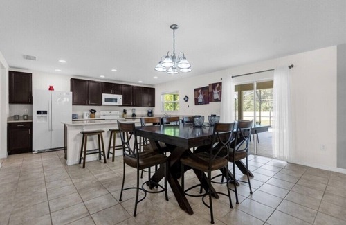 Crystal Cove House | 6 Bedrooms/4.5 Bathrooms/Crystal Cove (957 EG)