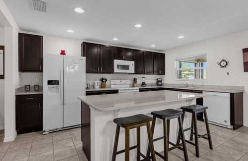 Crystal Cove House | 6 Bedrooms/4.5 Bathrooms/Crystal Cove (957 EG)
