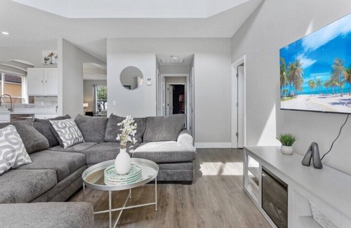 Seasons House | 6 Bedrooms/4.5 Bathrooms Seasons (1270 SB)