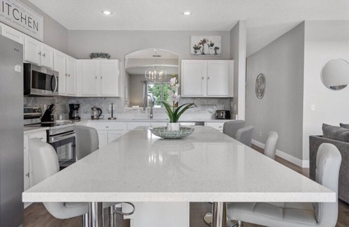 Seasons House | 6 Bedrooms/4.5 Bathrooms Seasons (1270 SB)