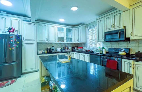 Janman House | 6+ Bedrooms, Mansion Accra