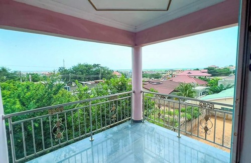 Janman House | 6+ Bedrooms, Mansion Accra