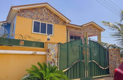 Janman House | 6+ Bedrooms, Mansion Accra