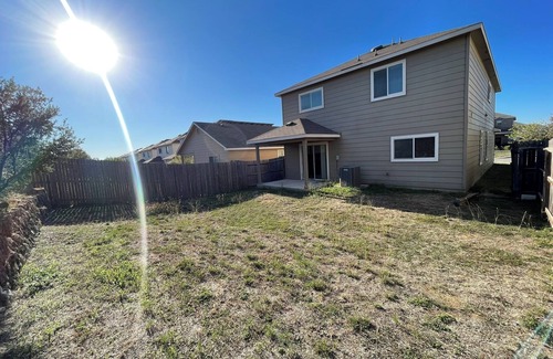 Wetmore House | 6 beds 3 bath 1 bed downstairs Pool table near JW