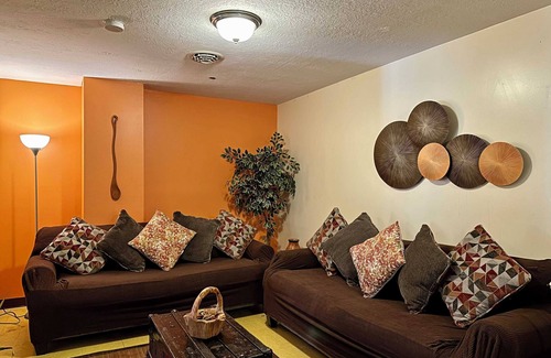 Downtown Pittsburgh Apartment | 6 Beds | Downtown Apt | Very Quick Walk Everywhere