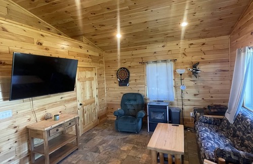 Devils Lake Cabin | 6 beds, parking, Lake access, kitchen, living room, bar & restaurant across road