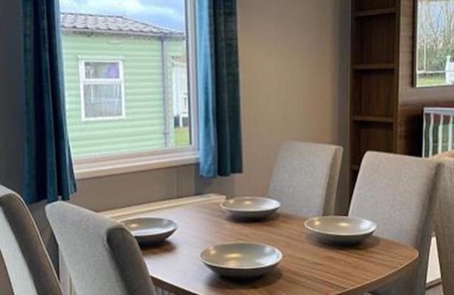 Great Yarmouth Other | 6 Berth Comfy Homely Caravan, Dog Friendly