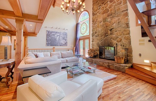 Newfane House | 6 BR Perfect Private Mountaintop Retreat in VT!
