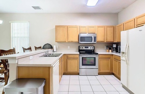 Calabay Parc House | 6 BR Princess Villa w/South Facing Pool Near Dw