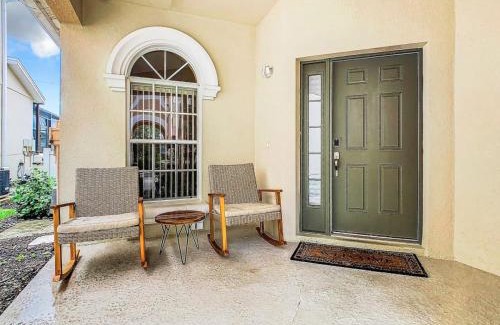 Calabay Parc House | 6 BR Princess Villa with South Facing Pool Near Dw