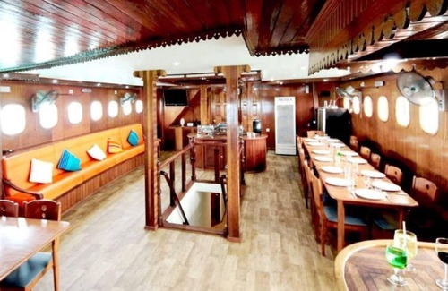Vaavu Atoll House | 6 cabin cruiser in Ctr Atoll, included food/drinks