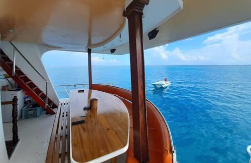 Vaavu Atoll House | 6 cabin cruiser in Ctr Atoll, included food/drinks