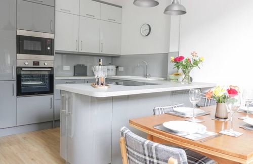 Murrayfield Cottage | 6 COLTBRIDGE GARDENS, character holiday cottage in Edinburgh