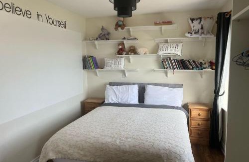 Blackwater Bridge House | 6 Ensuite Bedrooms-Sleeps 12-Garden-Sea & Mtn View