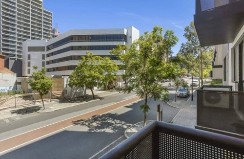 East Perth Apartment | 6 Executive Eastside +Parking