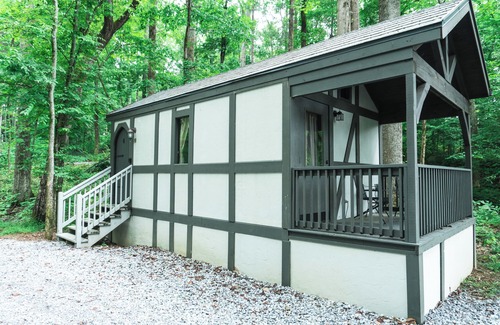 Sevierville House | #6 Greta - Tiny Home Cottage