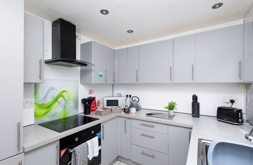 Stanley House | 6 Guests - Pet Friendly - 10min Leeds City Centre