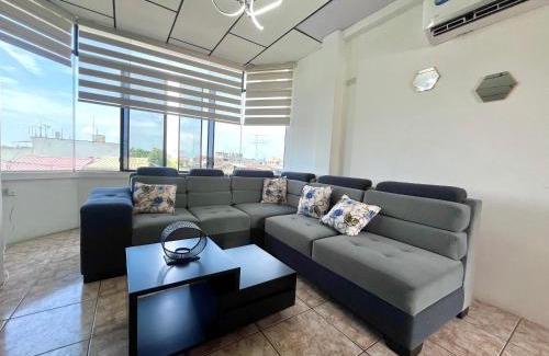 Machala Apartment | 6 habitaciones, 10 camas, amplio y céntrico, 3 parqueos