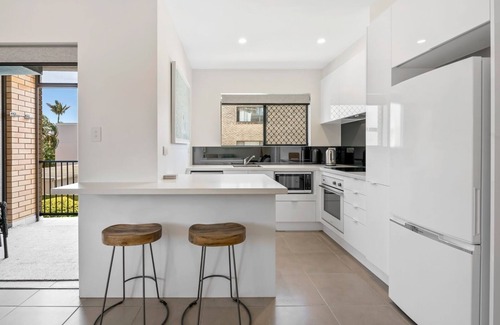Maroochydore Apartment | 6 Kalyan - 2 bedroom unit in Cotton Tree - Stroll to shops, cafes, beach, river