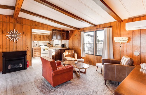 Castleford House | 6 Mi to Balanced Rock Park: Home in Castleford