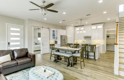 Rockport House | 6 Mi to Beach Modern Rockport Home!