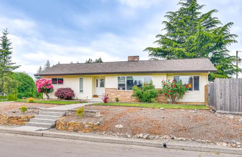 Hazel Dell House | 6 Mi to Downtown Vancouver Peaceful Home with Deck