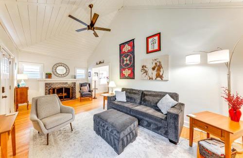 South Kansas City House | 6 Mi to Dtwn Home with Deck and Yard in Kansas City