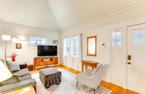 South Kansas City House | 6 Mi to Dtwn Home with Deck and Yard in Kansas City