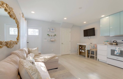 Sarasota Springs Apartment | 6 Mi to Dtwn: Sarasota Apt w/Patio & Fire Pit