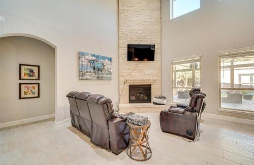 San Antonio House | 6 Mi to SeaWorld Pet-Friendly Home with Pool Access
