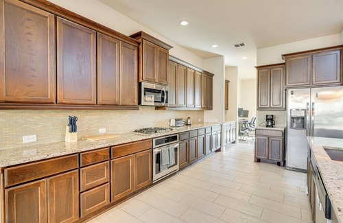 San Antonio House | 6 Mi to SeaWorld: Pet-Friendly Home w/Pool Access