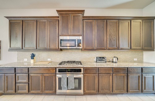 San Antonio House | 6 Mi to SeaWorld: Pet-Friendly Home w/Pool Access