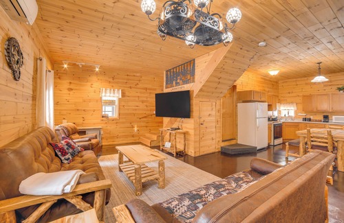 Manistique Cabin | 6 Mi to Shingleton: Manistique Home w/Yard!