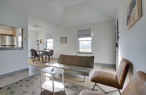 Lake Shore - Lake Vista Apartment | 6 Mi to Smoothie King Center: Apt in New Orleans