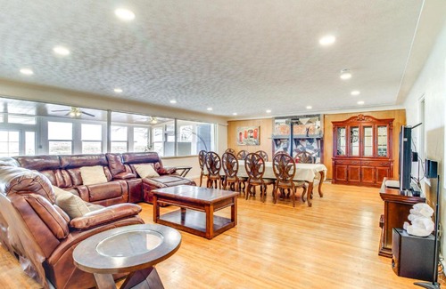 Northwest Heights House | 6 Mi to UNM Albuquerque Family Abode with Views!