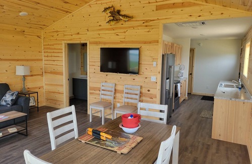 Devils Lake Cabin | 6 Mile Lodge