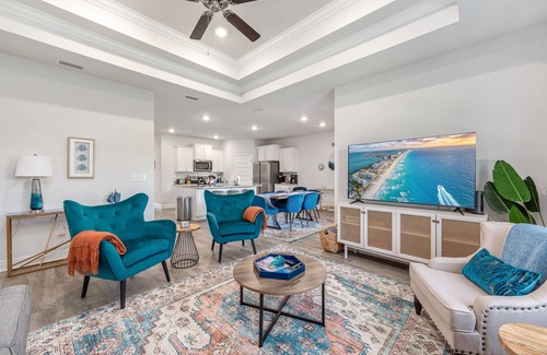 Port St. Joe House | 6 Min Walk to Beach – Pool ,Golf Cart, bikes & BBQ