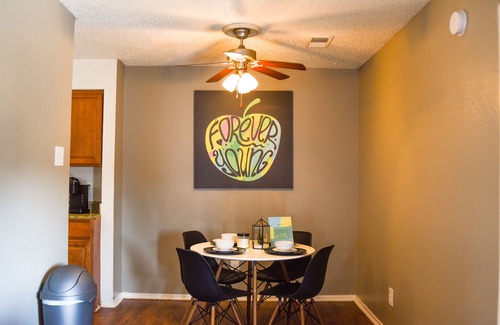 Arlington Apartment | 6 Mins Away Cowboy/Ranger Stadium Arlington 1bd