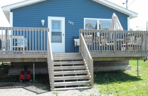 Pointe-du-Chene Cottage | 6 Minutes from Beach