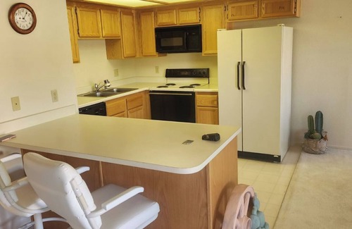 Mesquite Condo | 6 month contract, short-term rental. 2 bed/2 bath in quiet neighborhood.
