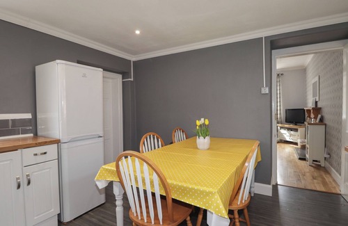 Hopeman Cottage | 6 NEW STREET, pet friendly, country holiday cottage in Hopeman