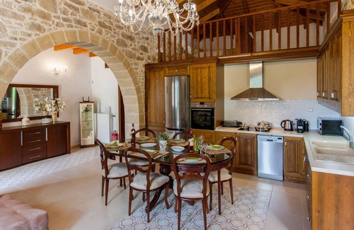 Pervolakia Villa | 6-people Villa - Private Pool - Mountain View